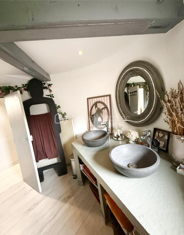 Maison - 280 m² - 11 pièces