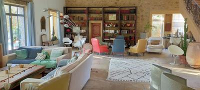 Maison - 480 m² - 13 pièces