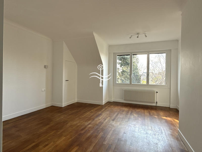 Maison - 219 m² - 7 pièces