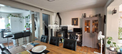 Maison - 98 m² - 7 pièces