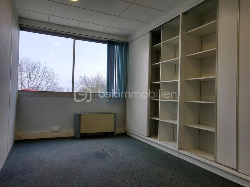 Bureau - 93 m² - 5 pièces