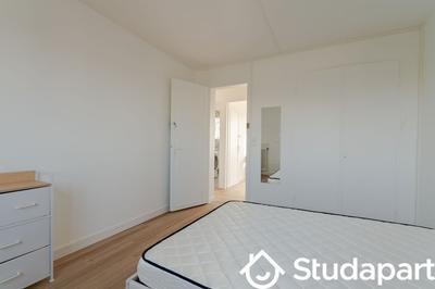 Chambre - 74 m² - 1 pièce