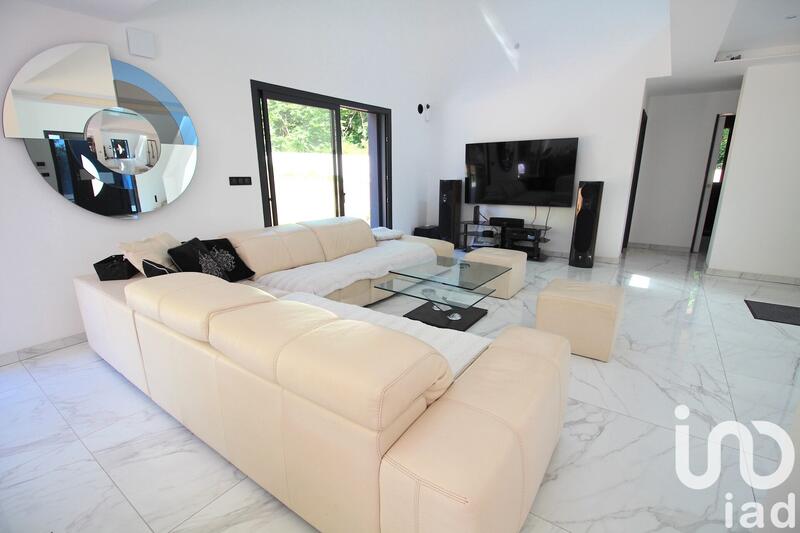 Maison - 185 m² - 7 pièces