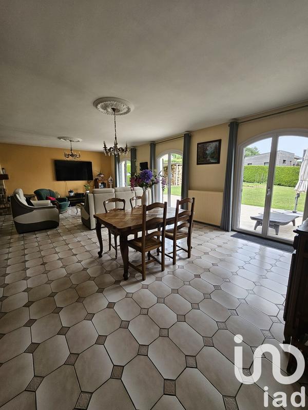 Maison - 230 m² - 7 pièces