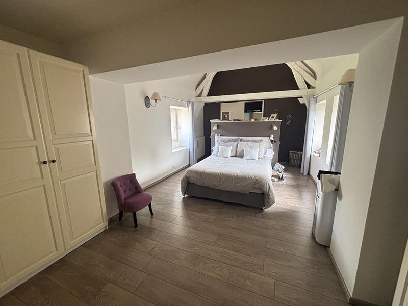 Maison - 212 m² - 6 pièces