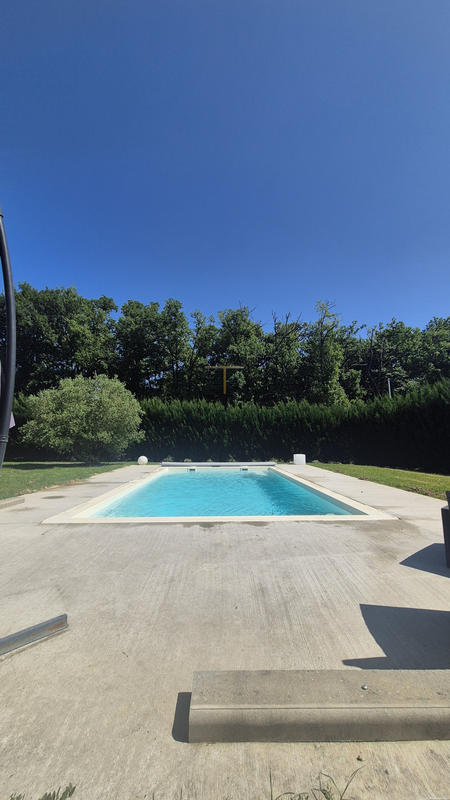 Maison - 235 m² - 8 pièces