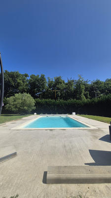 Maison - 235 m² - 8 pièces