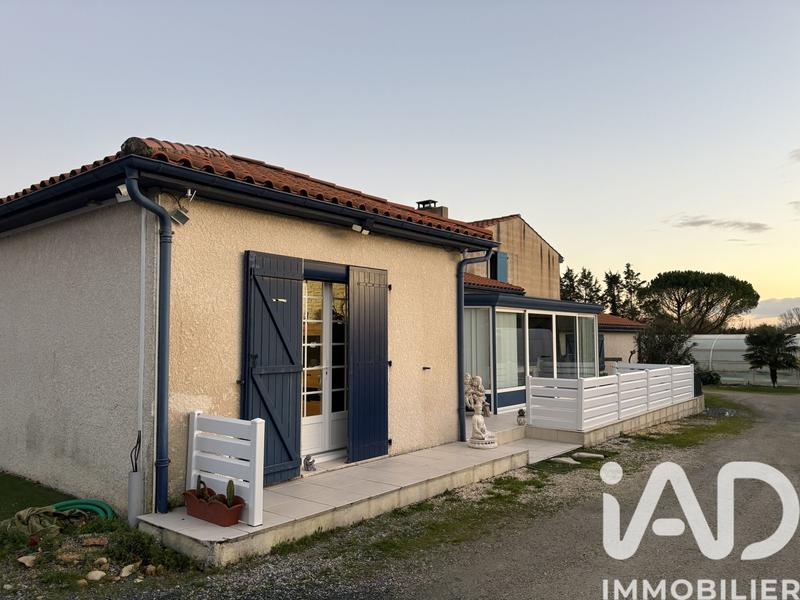 Maison - 214 m² - 8 pièces