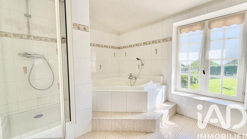 Maison - 323 m² - 12 pièces