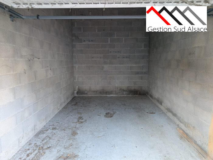 Parking / Garage - 8 m²