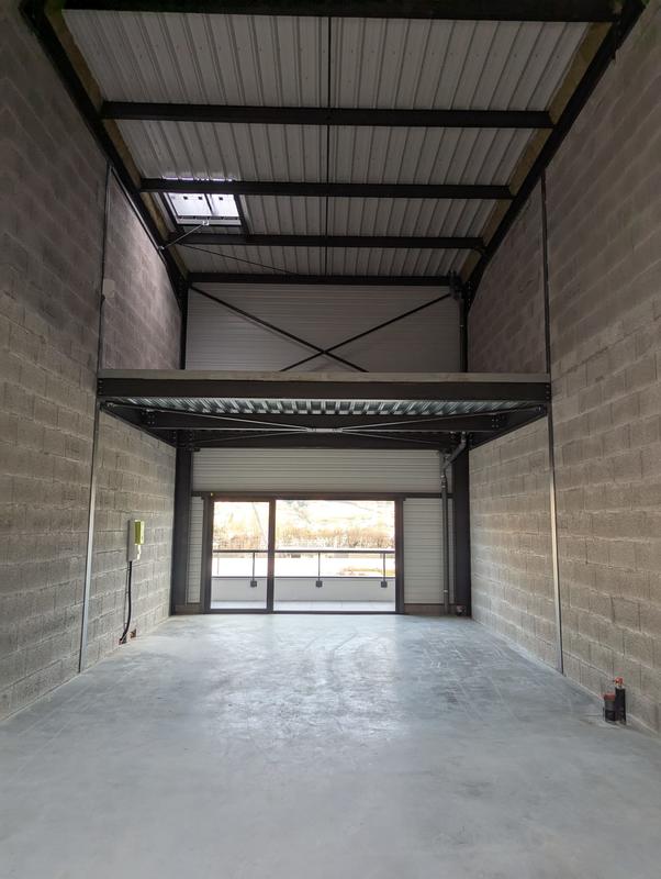 Local commercial - 90 m² - 1 pièce