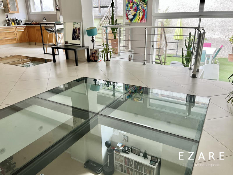 Appartement - 215 m² - 6 pièces