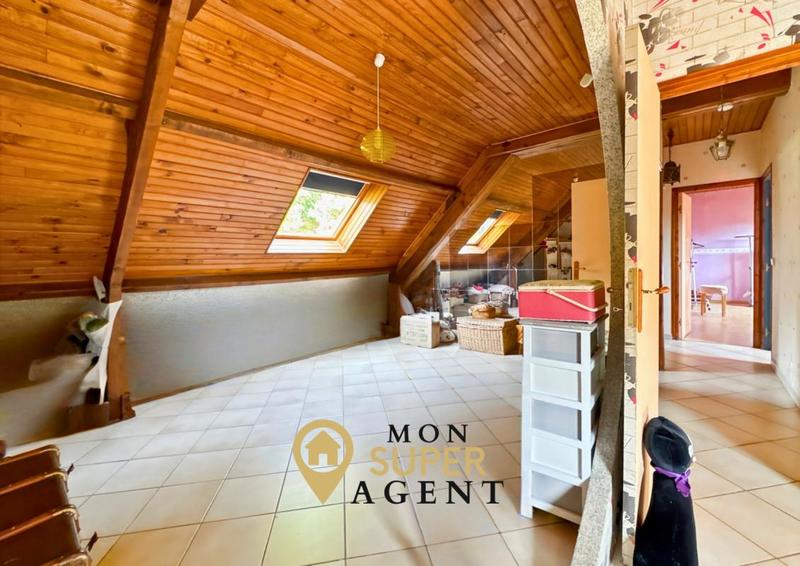 Maison - 171 m² - 9 pièces