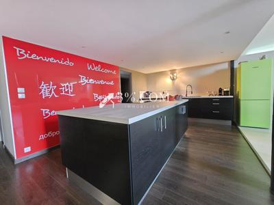 Loft - 158 m² - 4 pièces