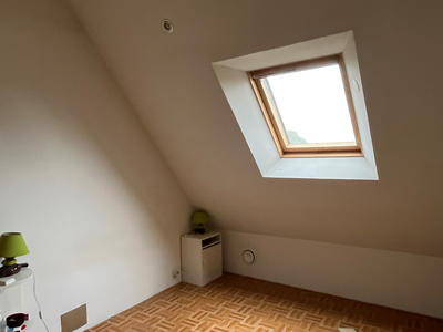 Maison - 1 180 m² - 5 pièces