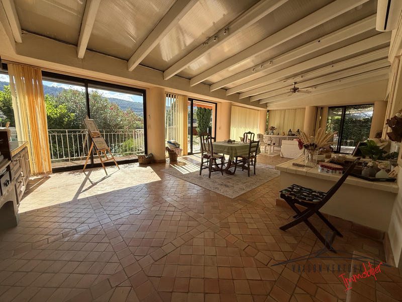 Maison - 336 m² - 12 pièces