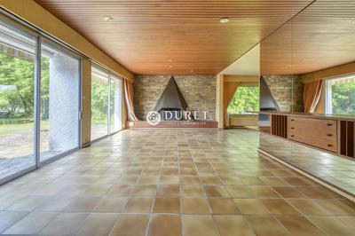 Villa - 236 m² - 8 pièces