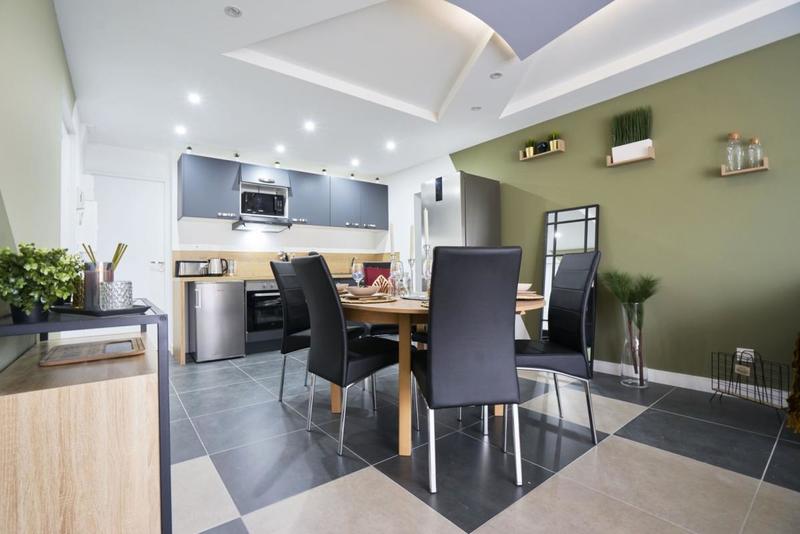 Appartement - 98 m² - 6 pièces