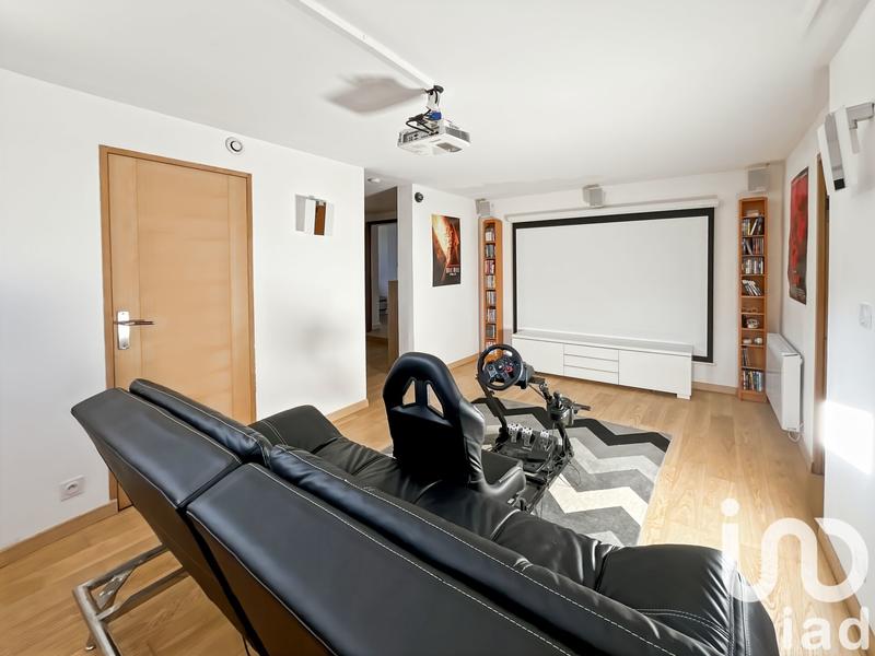 Maison - 216 m² - 7 pièces