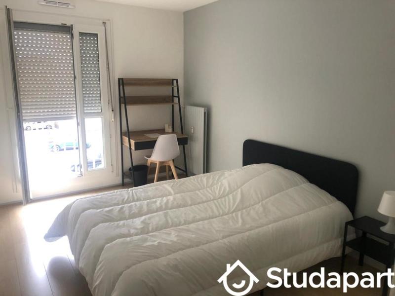 Chambre - 11 m² - 1 pièce