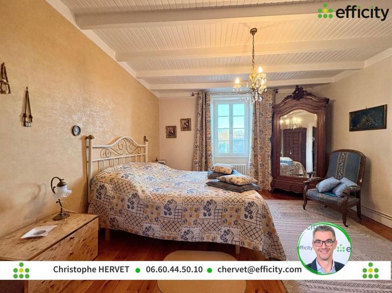 Maison - 380 m² - 11 pièces