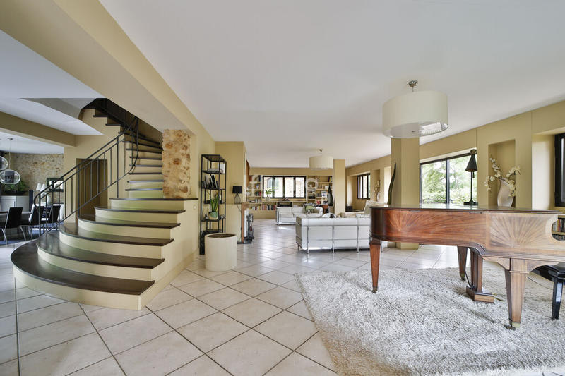 Villa - 253 m² - 8 pièces