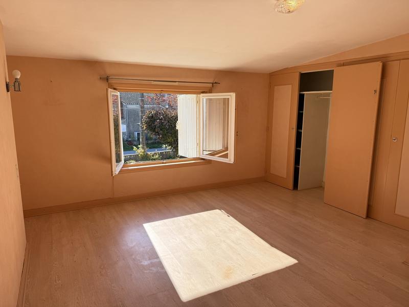 Maison - 329 m² - 13 pièces