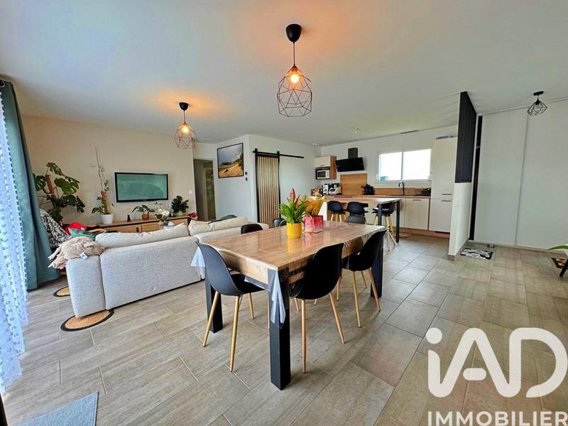 Maison - 90 m² - 4 pièces