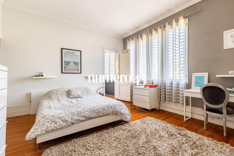 Maison - 284 m² - 7 pièces