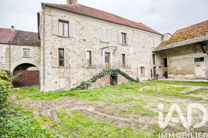 Maison - 229 m² - 9 pièces