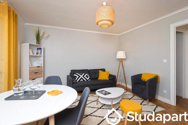 Chambre - 10 m² - 1 pièce