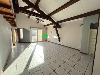 Appartement - 90 m² - 3 pièces