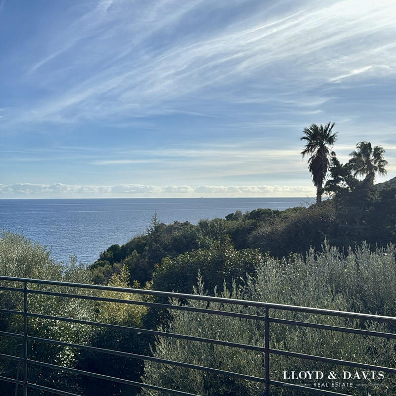 Maison - 200 m² - 7 pièces