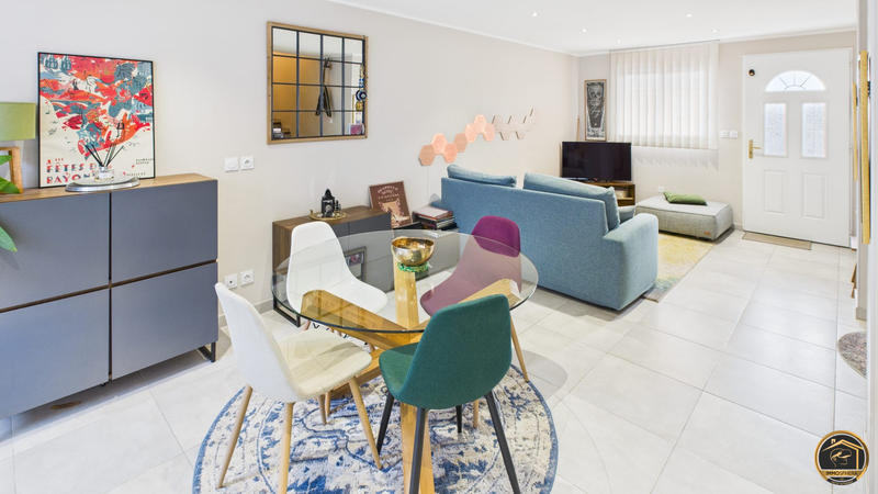 Maison traditionnelle - 100 m² - 5 pièces