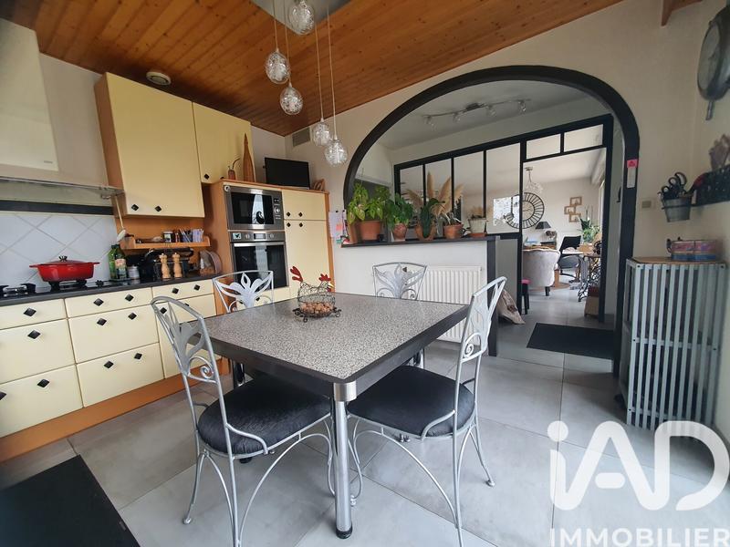 Maison - 220 m² - 8 pièces