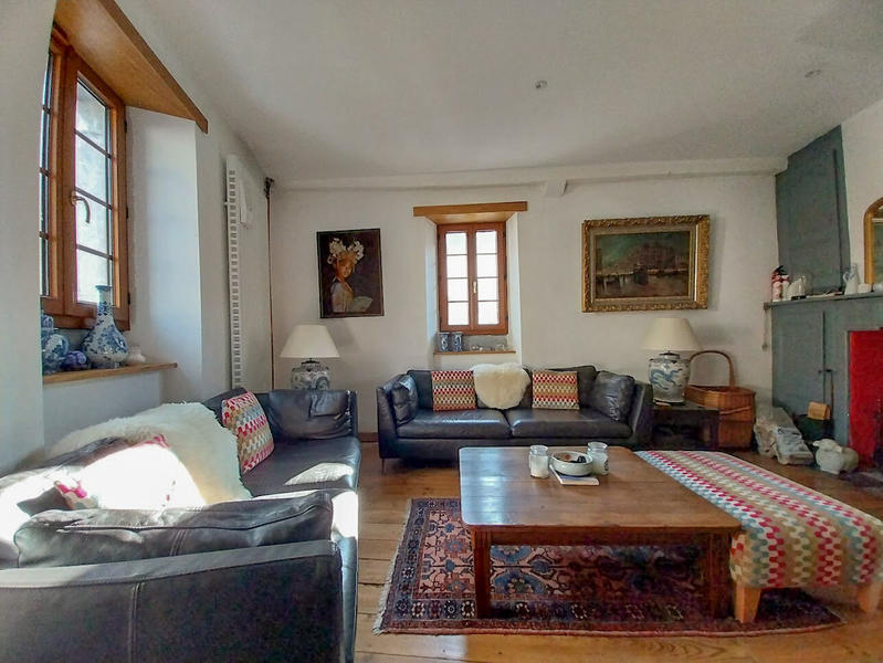 Maison - 310 m² - 9 pièces
