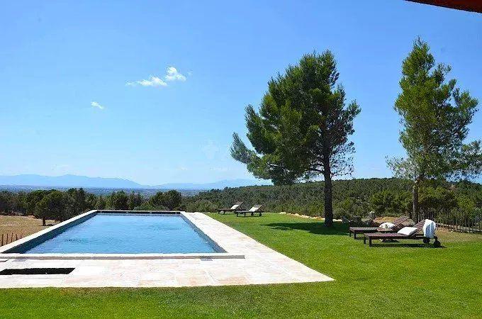 Maison - 496 m² - 12 pièces