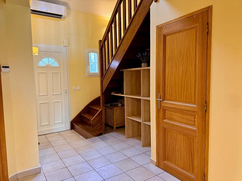 Maison - 1 500 m² - 7 pièces