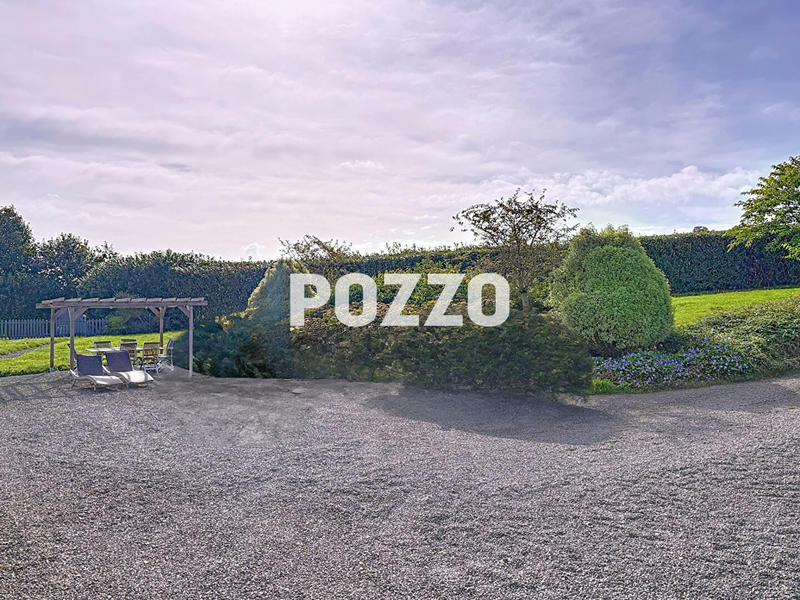 Maison - 234 m² - 7 pièces