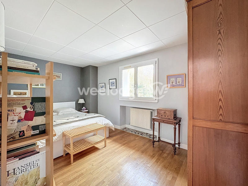 Maison - 143 m² - 8 pièces