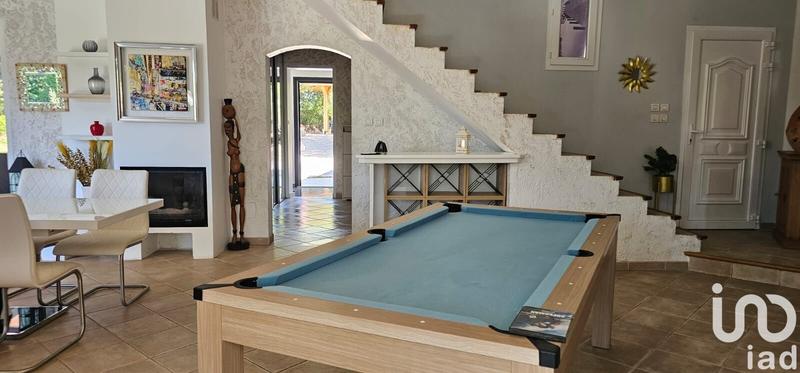 Maison - 242 m² - 8 pièces