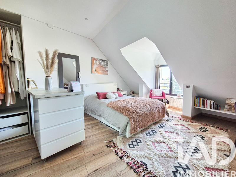 Maison - 180 m² - 7 pièces