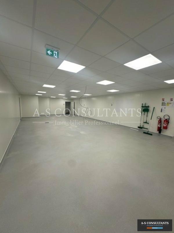 Local commercial - 886 m²