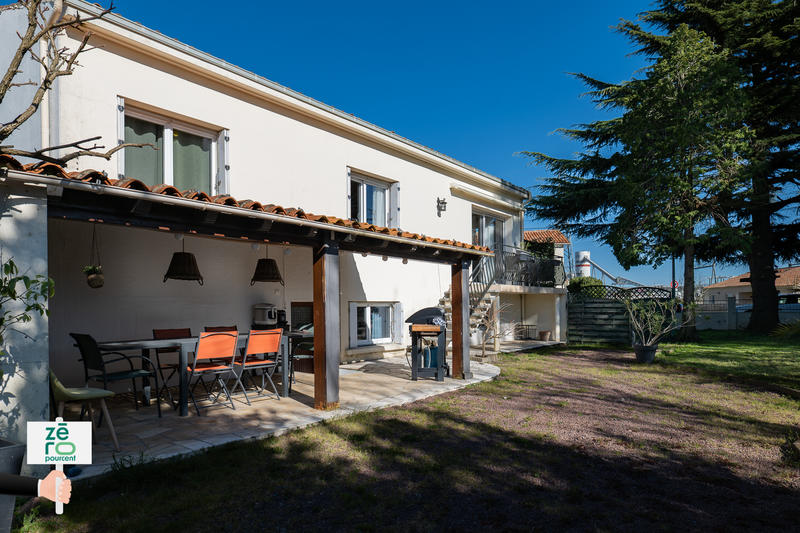 Maison - 159 m² - 7 pièces