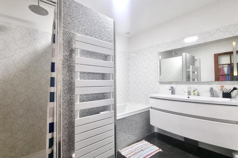 Villa - 145 m² - 6 pièces