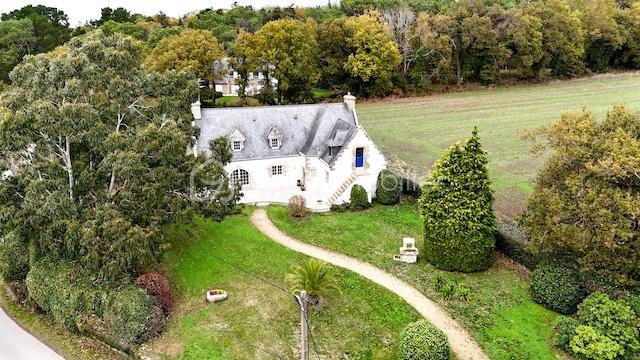 Demeure - 211 m² - 8 pièces