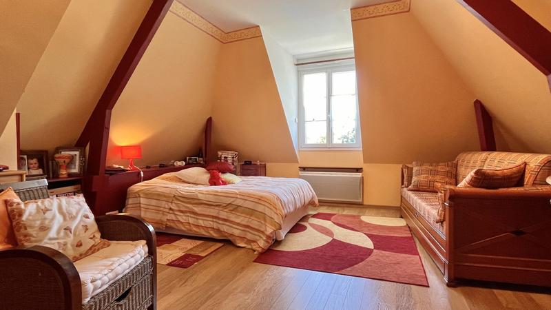 Maison - 230 m² - 6 pièces