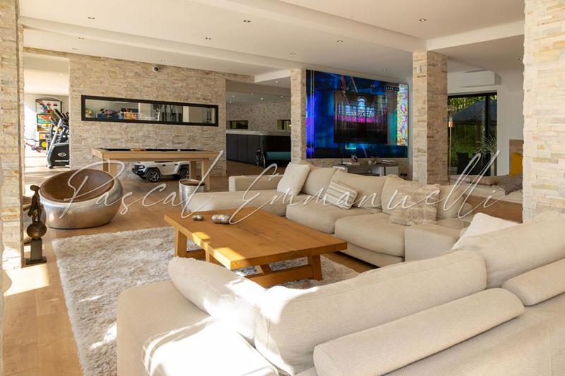 Villa - 410 m² - 8 pièces