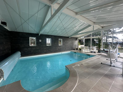 Maison - 240 m² - 10 pièces