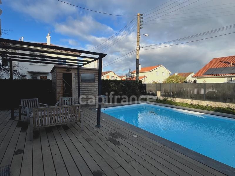 Maison - 135 m² - 6 pièces